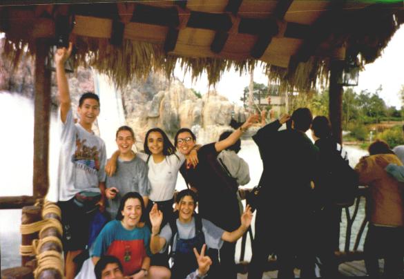 Aqui los podras concer, a ellos y a muchos mas...